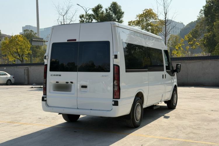 Used JMC Fushun 2023 2.0T Manual Mid-axle Mid-roof Business-Class 9-Seater (Non-Commercial) Exterior 6