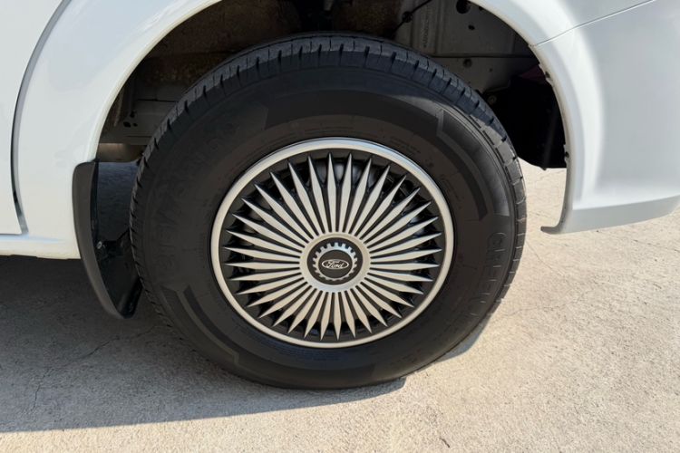 Used JMC Fushun 2023 2.0T Manual Mid-axle Mid-roof Business-Class 9-Seater (Non-Commercial) Exterior 7