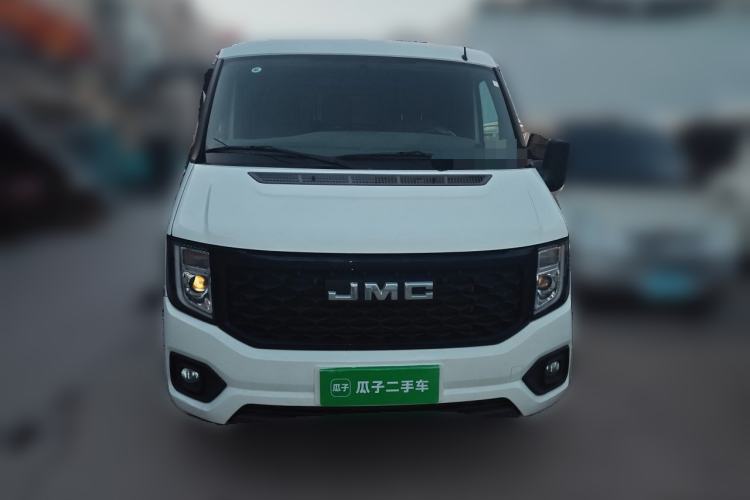 Used JMC Fushun 2023 2.0T Manual Short-Wheelbase Low-Roof Commercial Van 2/3 Seats with Dual-Swing Tailgate Front