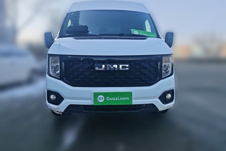 Used JMC Fushun 2023 2.0T Manual Short-Wheelbase Mid-Roof Commercial Van Transporter 2/3 Seats Front