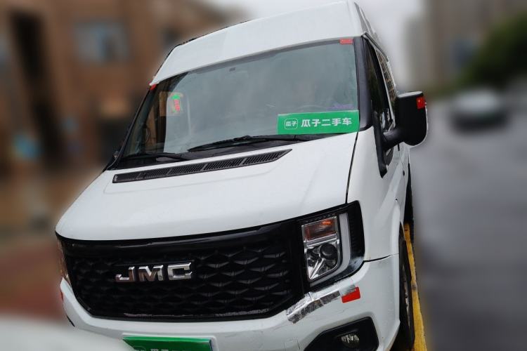 Used JMC Fushun 2023 2.0T Manual Short-Wheelbase Mid-Top Commercial Multi-Purpose 6-Seater Passenger Vehicle Front
