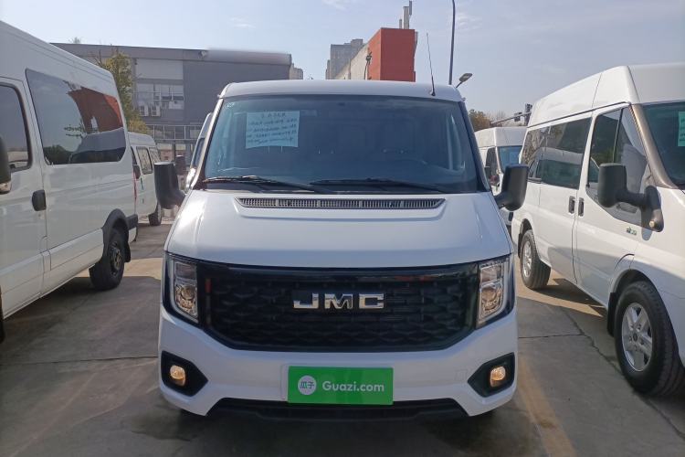 Used JMC Fushun 2023 2.0T Manual Short-Wheelbase Low-Roof Commercial Van 2/3 Seats with Lift-Up Tailgate Front