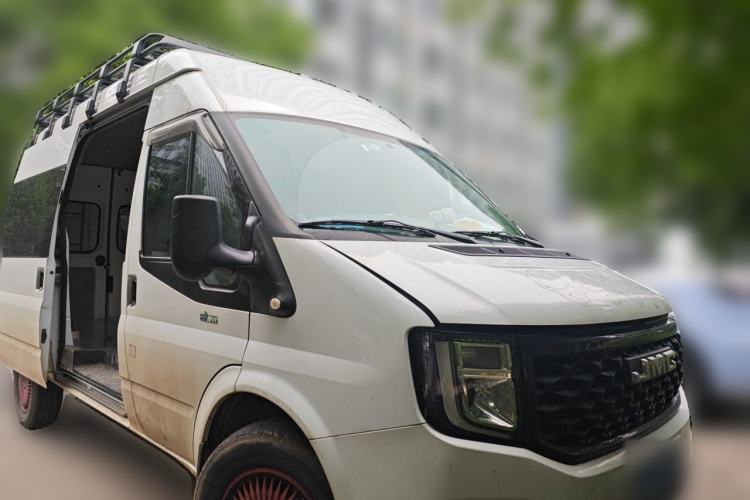 Used JMC Fushun 2023 2.0T Manual Mid-Drive Mid-Roof Commercial Multi-Purpose 7-Seater Passenger Vehicle Front Right 45 Deg