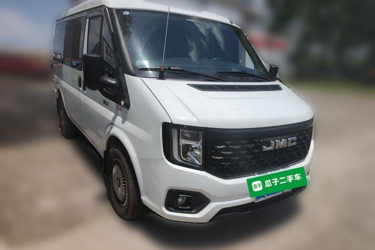 Used JMC Fushun 2023 2.0T Automatic Short-Wheelbase Low-Roof Commercial Van 2/3 Seats with Lift-Up Tailgate Front Right 45 Deg