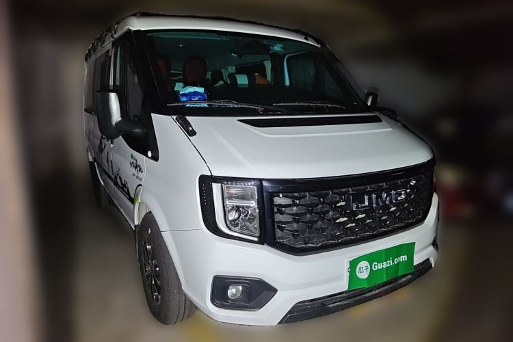 Used JMC Fushun 2023 2.0T Automatic Short-Wheelbase Low-Roof Commercial & Multi-Purpose Passenger Vehicle 6-Seater with Dual-Opening Tailgate Front Right 45 Deg