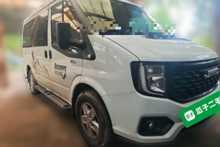 Used JMC Fushun 2023 2.0T Automatic Short-Wheelbase Low-Roof Commercial Van 2/3 Seats with Dual-Opening Tailgate Front Right 45 Deg