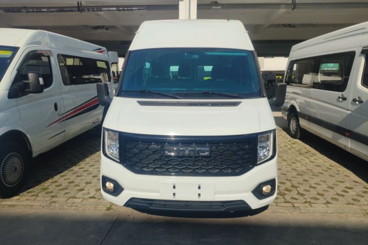 Used JMC Fushun 2023 2.0T Automatic Mid-Range High-Roof Commercial Multi-Purpose 7-Seater Passenger Vehicle Front