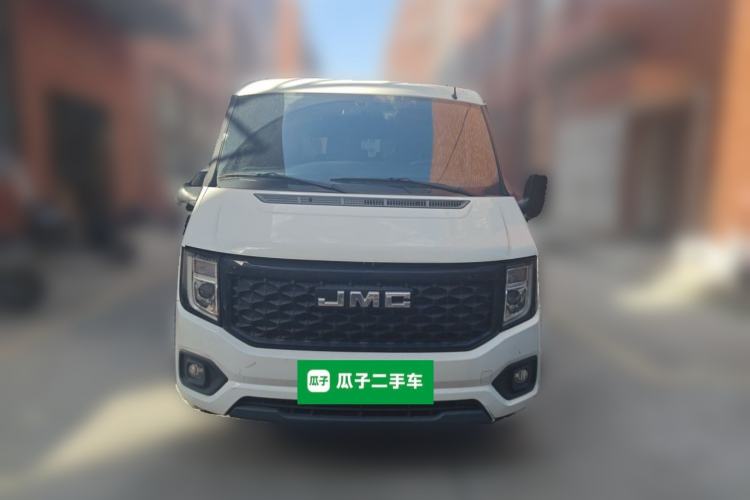 Used JMC Fushun 2023 2.0T Manual Short-Wheelbase Low-Roof Commercial Van 2/3 Seats with Dual-Swing Tailgate Front