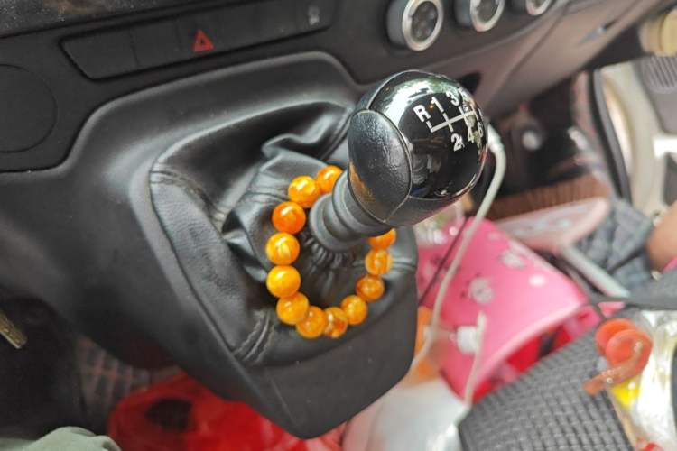 Used JMC Fushun 2023 2.0T Manual Mid-Drive Mid-Roof Commercial Multi-Purpose 7-Seater Passenger Vehicle Gear Lever