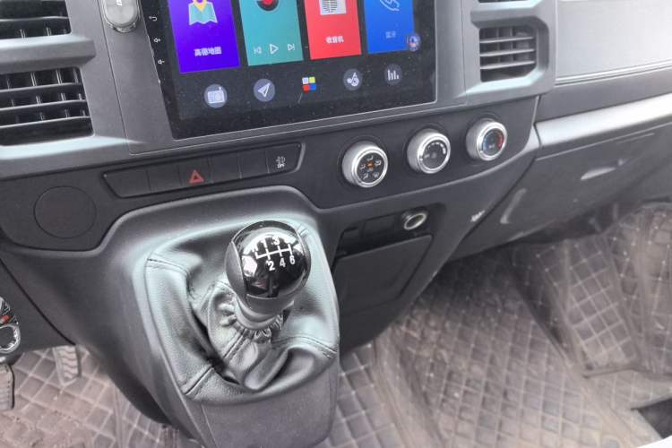 Used JMC Fushun 2023 2.0T Manual Short-Wheelbase Mid-Top Commercial Multi-Purpose 6-Seater Passenger Vehicle Gear Lever
