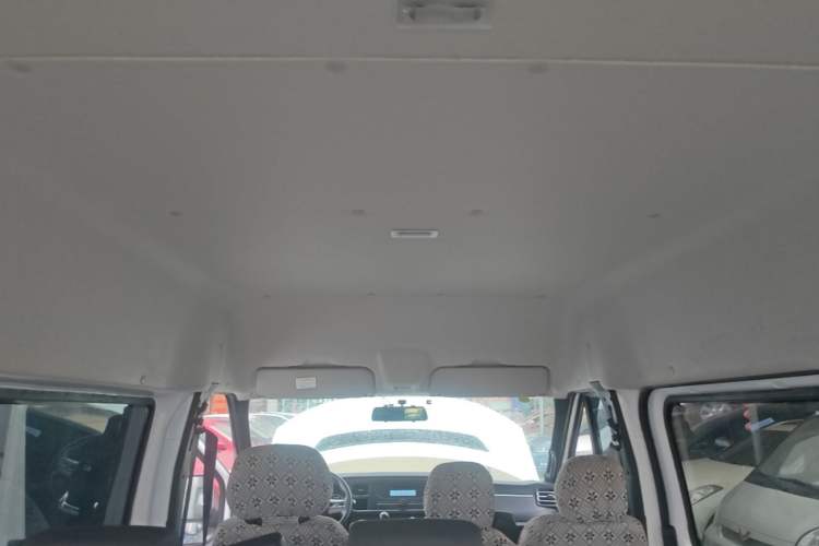 Used JMC Fushun 2023 2.0T Manual Short-Wheelbase Mid-Height Commercial Multi-Purpose 5-Seater Passenger Vehicle Headliner