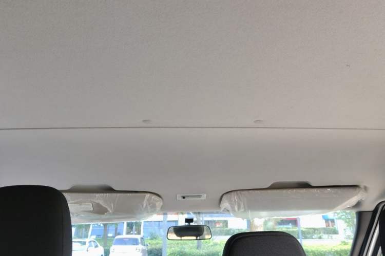 Used JMC Fushun 2023 2.0T Manual Short-Wheelbase Garage Version Commercial Van Transporter with 2/3 Seats Headliner