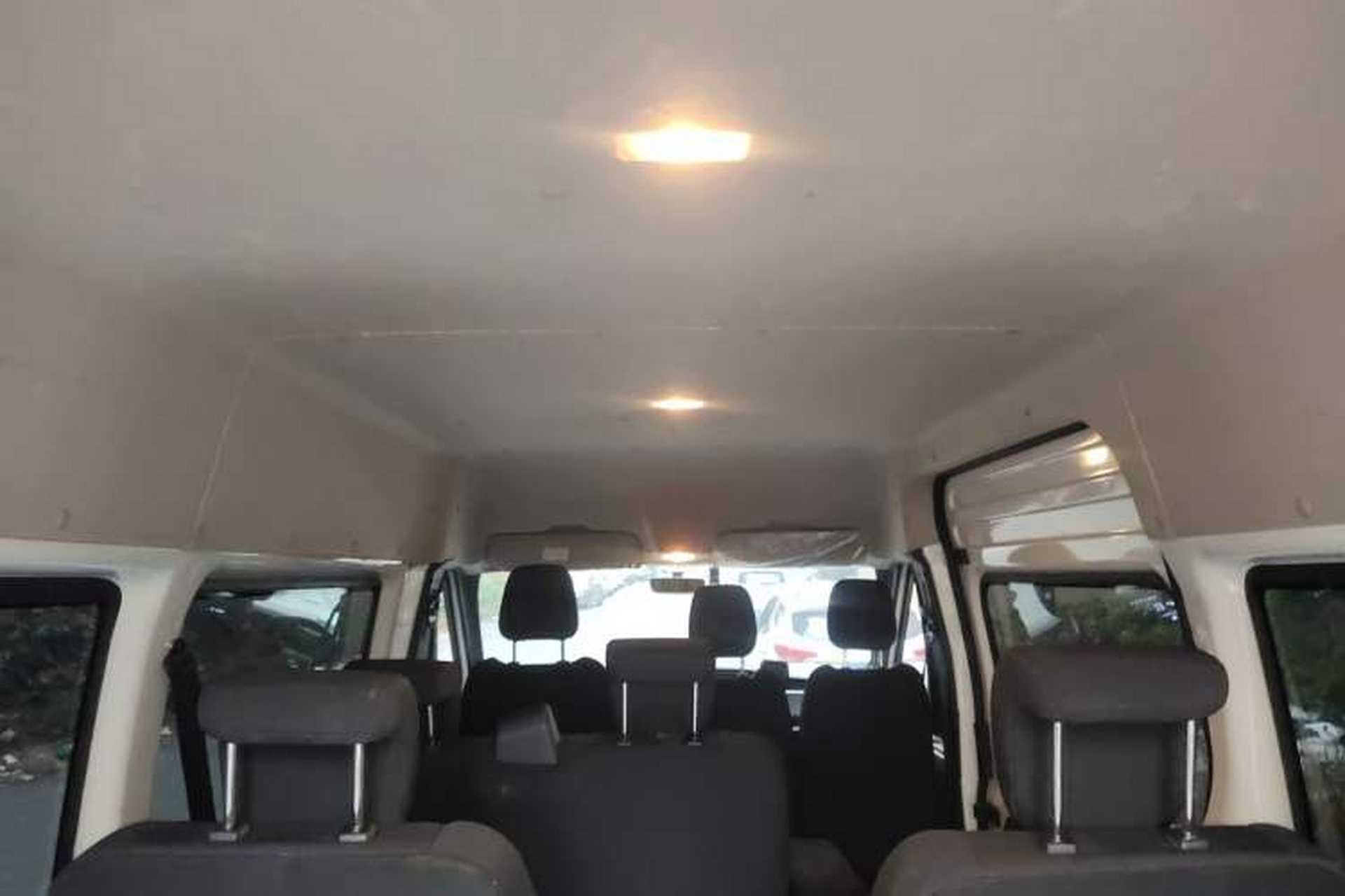 Used JMC Fushun 2023 2.0T Manual Mid-Drive Mid-Roof Commercial Multi-Purpose 7-Seater Passenger Vehicle Headliner