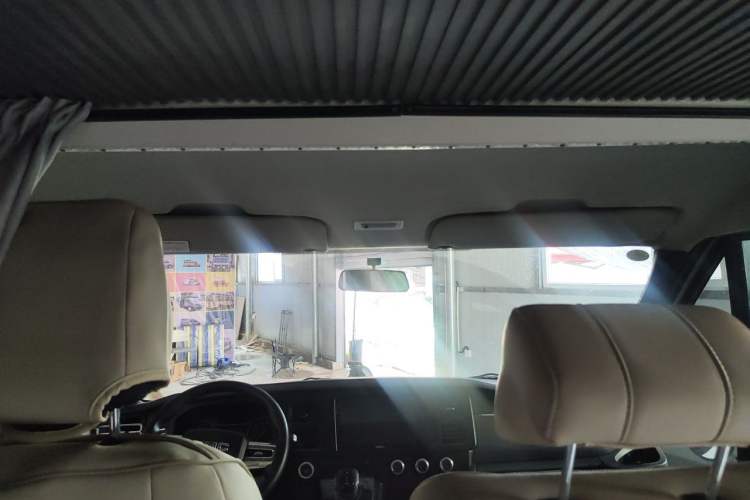 Used JMC Fushun 2023 2.0T Automatic Short-Wheelbase Low-Roof Commercial & Multi-Purpose Passenger Vehicle 6-Seater with Dual-Opening Tailgate Headliner
