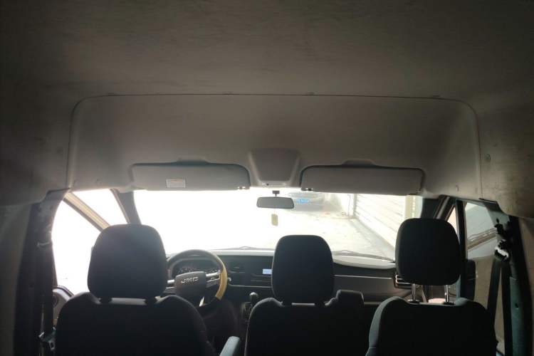 Used JMC Fushun 2023 2.0T Manual Short-Wheelbase Mid-Height Commercial Multi-Purpose 5-Seater Passenger Vehicle Headliner