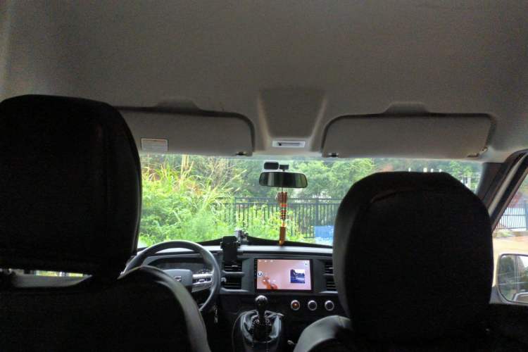 Used JMC Fushun 2023 2.0T Manual Short-Wheelbase Mid-Top Commercial Multi-Purpose 6-Seater Passenger Vehicle Headliner