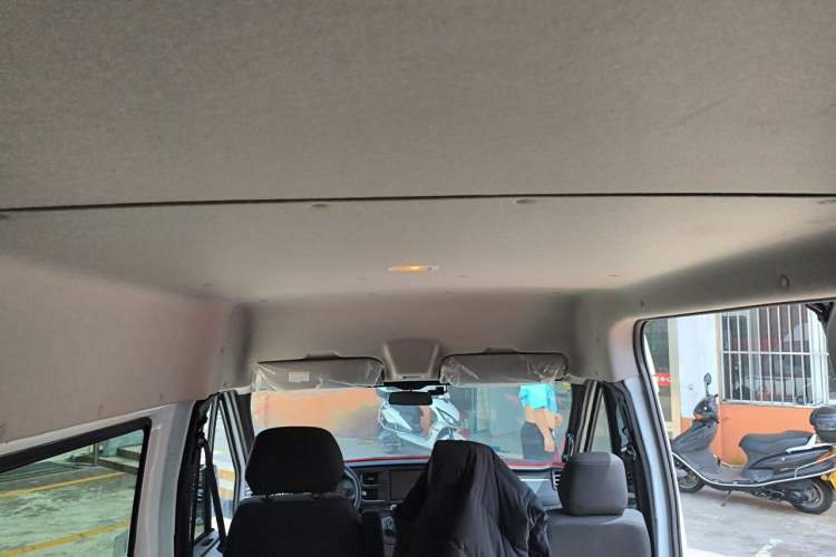 Used JMC Fushun 2023 2.0T Manual Mid-Drive Mid-Roof Commercial Multi-Purpose 7-Seater Passenger Vehicle Headliner