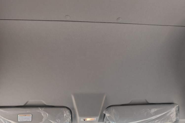 Used JMC Fushun 2023 2.0T Manual Short Wheelbase Mid-Height Passenger Version Business-Class 7-Seater (Non-Commercial) Headliner