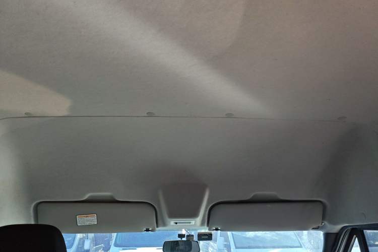 Used JMC Fushun 2023 2.0T Automatic Short-Wheelbase Mid-Top Commercial Multi-Purpose 6-Seater Passenger Vehicle Headliner