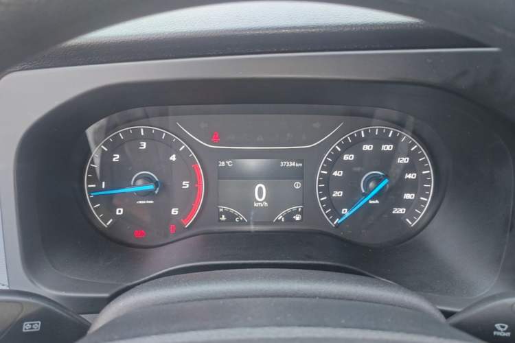 Used JMC Fushun 2023 2.0T Manual Short-Wheelbase Mid-Height Commercial Multi-Purpose 5-Seater Passenger Vehicle Instrument Cluster