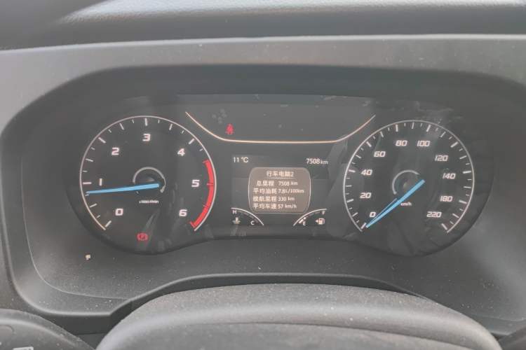 Used JMC Fushun 2023 2.0T Manual Short-Wheelbase Low-Roof Commercial Multi-Purpose Passenger Vehicle 6 Seats with Dual-Opening Tailgate Instrument Cluster