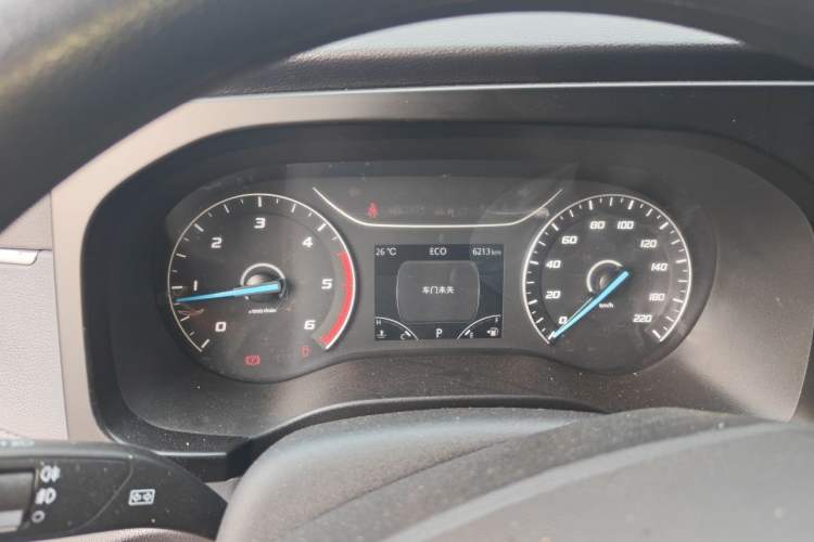 Used JMC Fushun 2023 2.0T Automatic Short-Wheelbase Mid-to-High Roof Commercial & Multi-Purpose Passenger Vehicle 6 Seats Instrument Cluster