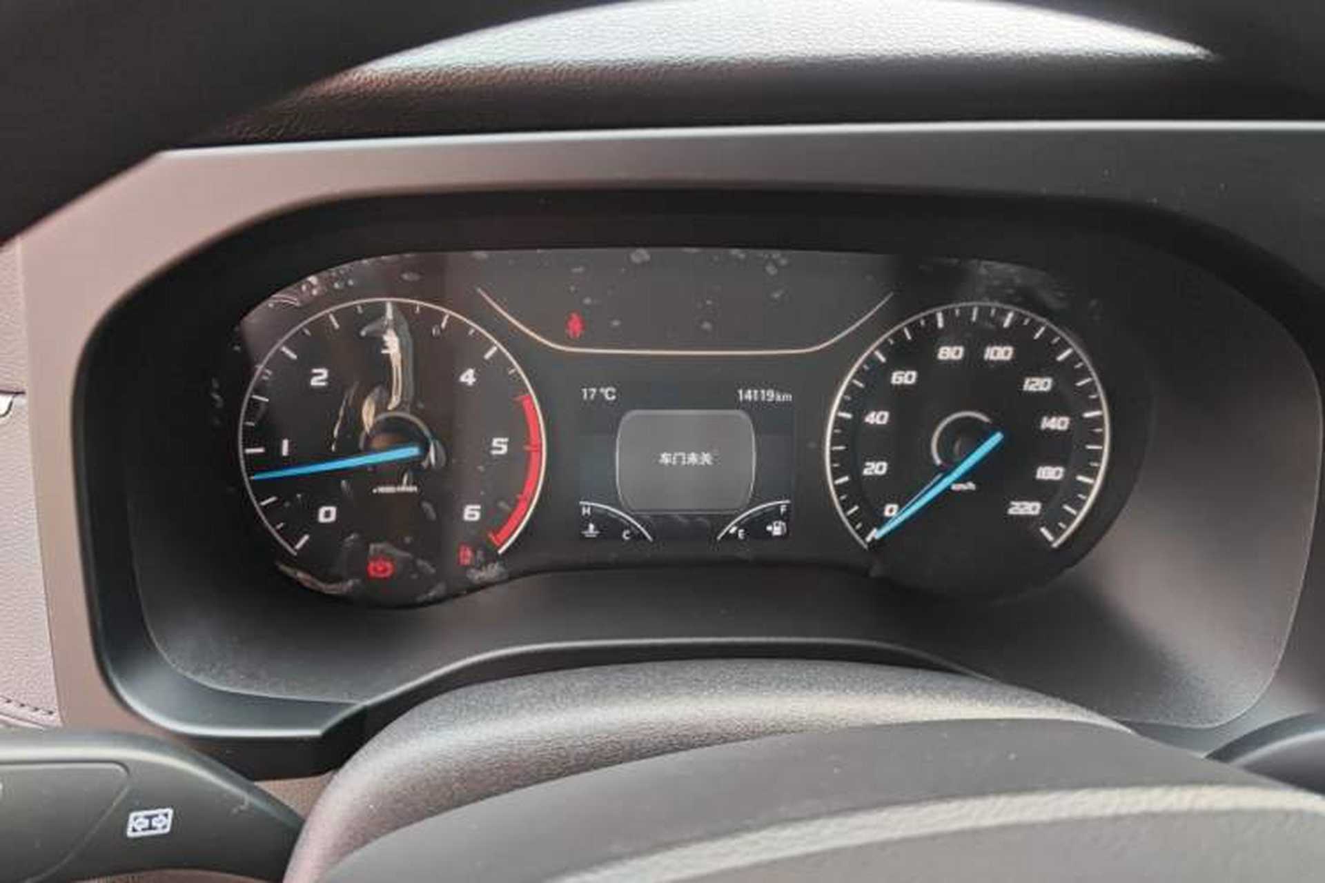 Used JMC Fushun 2023 2.0T Manual Short-Wheelbase Mid-Height Commercial Multi-Purpose 5-Seater Passenger Vehicle Instrument Cluster