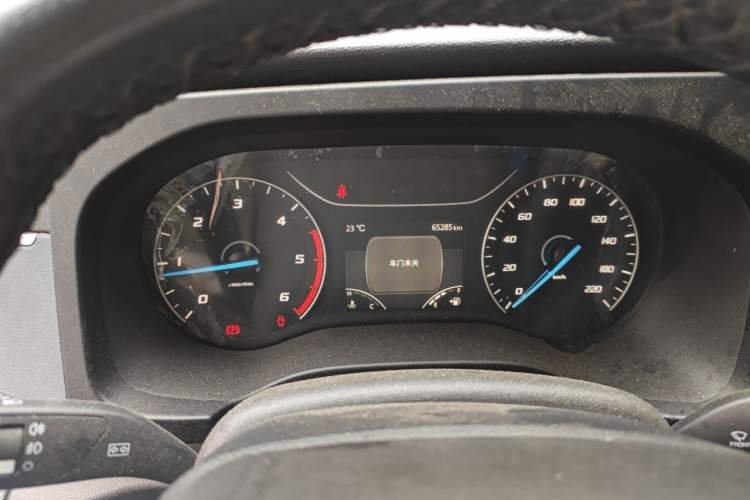 Used JMC Fushun 2023 2.0T Manual Mid-Drive Mid-Roof Commercial Multi-Purpose 7-Seater Passenger Vehicle Instrument Cluster