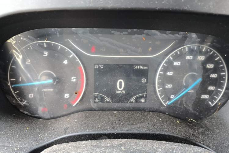Used JMC Fushun 2023 2.0T Manual Mid-Drive Mid-Roof Commercial Multi-Purpose 7-Seater Passenger Vehicle Instrument Cluster