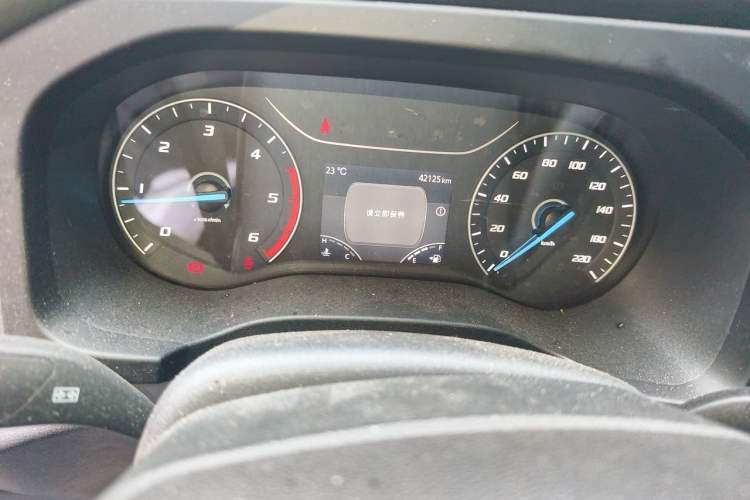 Used JMC Fushun 2023 2.0T Manual Short-Wheelbase Mid-Height Commercial Multi-Purpose 5-Seater Passenger Vehicle Instrument Cluster