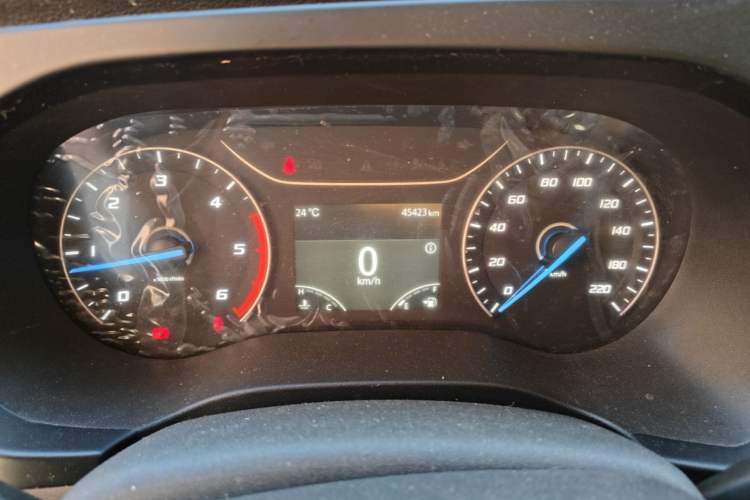 Used JMC Fushun 2023 2.0T Manual Mid-Drive Mid-Roof Commercial Van Transporter 2/3 Seats Instrument Cluster