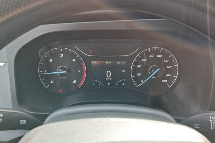 Used JMC Fushun 2023 2.0T Automatic Mid-Range High-Roof Commercial Multi-Purpose 7-Seater Passenger Vehicle Instrument Cluster