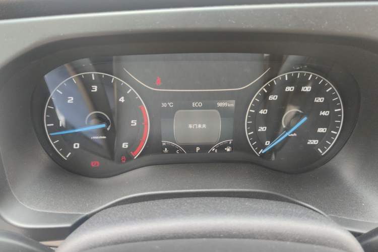Used JMC Fushun 2023 2.0T Automatic Mid-Range High-Roof Commercial Multi-Purpose Passenger Vehicle with 6 Seats Instrument Cluster