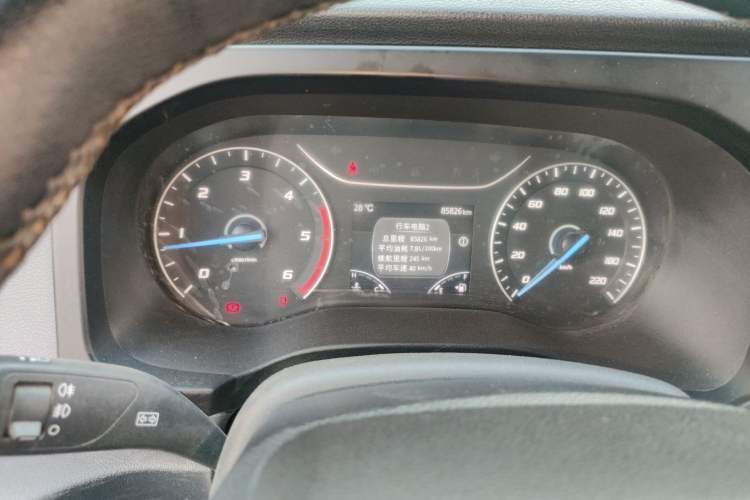 Used JMC Fushun 2023 2.0T Manual Short-Wheelbase Mid-Roof Commercial Van Transporter 2/3 Seats Instrument Cluster