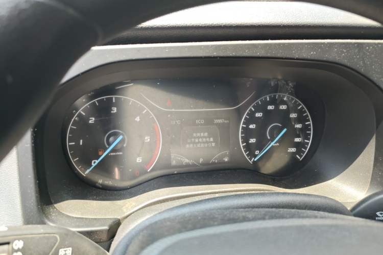Used JMC Fushun 2023 2.0T Automatic Short-Wheelbase Low-Roof Commercial & Multi-Purpose Passenger Vehicle 6-Seater with Dual-Opening Tailgate Instrument Cluster