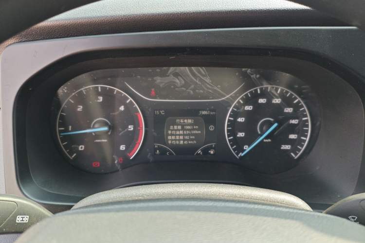 Used JMC Fushun 2023 2.0T Manual Short Wheelbase Low-Roof Commercial Multi-Purpose Passenger Vehicle 6 Seats with Lift-Up Tailgate Instrument Cluster