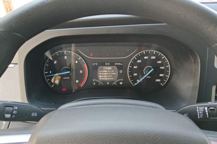 Used JMC Fushun 2023 2.0T Automatic Short-Wheelbase Mid-Height Commercial Multi-Purpose Passenger Vehicle 5 Seats Instrument Cluster