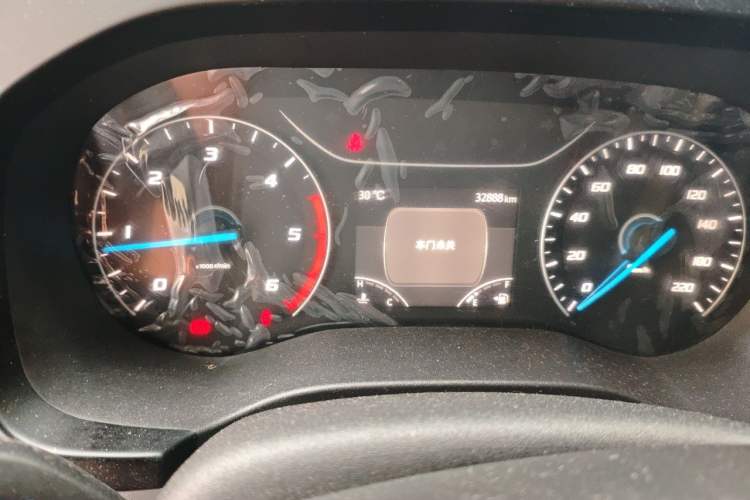 Used JMC Fushun 2023 2.0T Manual Short-Wheelbase Low-Roof Commercial Multi-Purpose Passenger Vehicle 6 Seats with Dual-Opening Tailgate Instrument Cluster