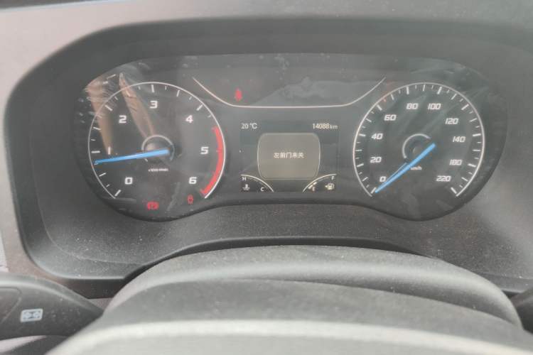 Used JMC Fushun 2023 2.0T Manual Short-Wheelbase Mid-Height Commercial Multi-Purpose 5-Seater Passenger Vehicle Instrument Cluster