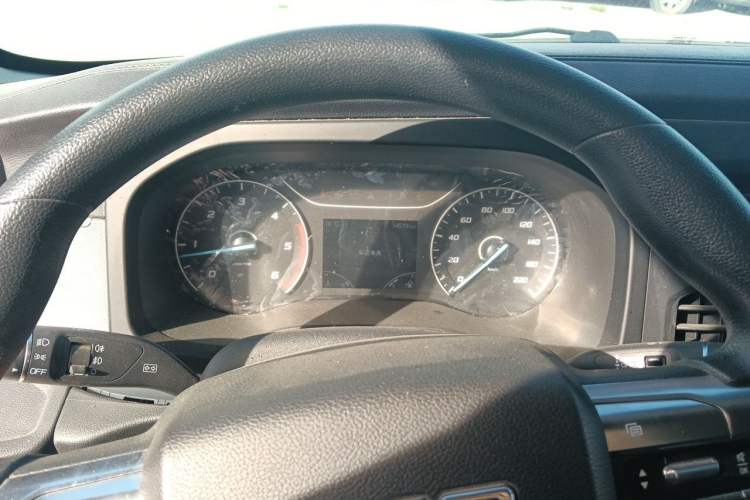 Used JMC Fushun 2023 2.0T Manual Short-Wheelbase Mid-Top Commercial Multi-Purpose 6-Seater Passenger Vehicle Instrument Cluster