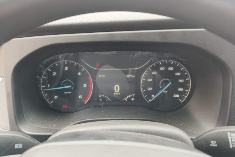 Used JMC Fushun 2023 2.0T Manual Mid-axle Mid-roof Commercial Multi-purpose 6-Seater Passenger Vehicle Instrument Cluster