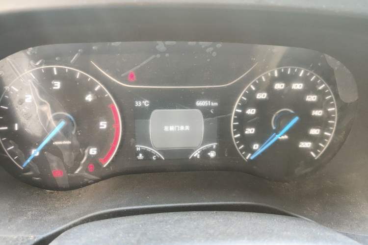 Used JMC Fushun 2023 2.0T Manual Diesel Long-Wheelbase High-Roof Business Van with Dual Rear Tires 6–9 Seats Instrument Cluster