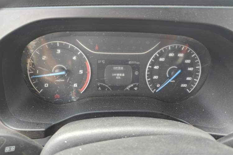 Used JMC Fushun 2023 2.0T Manual Diesel Long-Wheelbase High-Roof Business Van with Dual Rear Tires 6–9 Seats Instrument Cluster