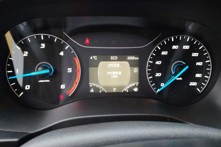 Used JMC Fushun 2023 2.0T Automatic Mid-Range Mid-Roof Commercial Multi-Purpose 6-Seater Passenger Vehicle Instrument Cluster