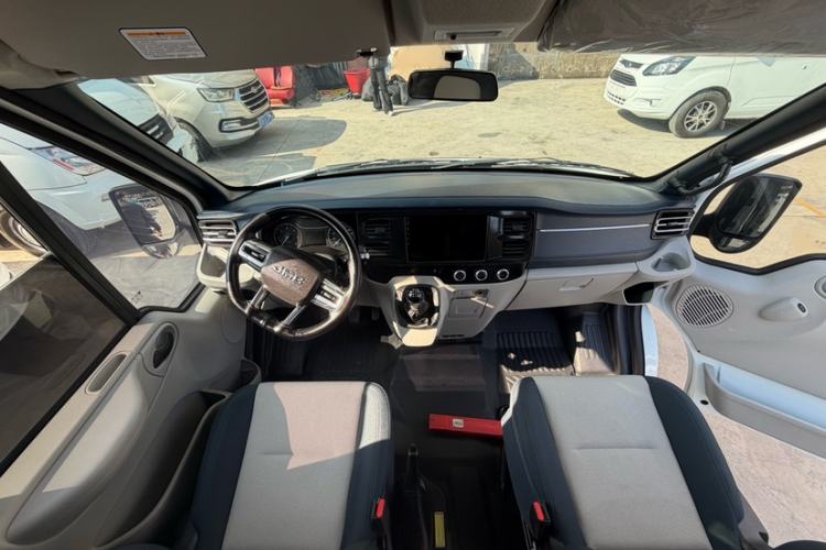 Used JMC Fushun 2023 2.0T Manual Mid-Roof Mid-Height Passenger Version Business-Class 9-Seater (Non-Commercial) Interior 2