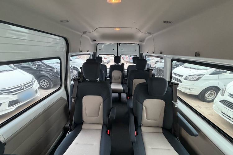 Used JMC Fushun 2023 2.0T Automatic Mid-Roof Business Class 9 (Non-Commercial) Interior 4