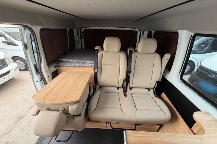 Used JMC Fushun 2023 2.0T Automatic Short-Wheelbase Low-Roof Commercial & Multi-Purpose Passenger Vehicle 6 Seats with Lift-Up Tailgate Interior 5