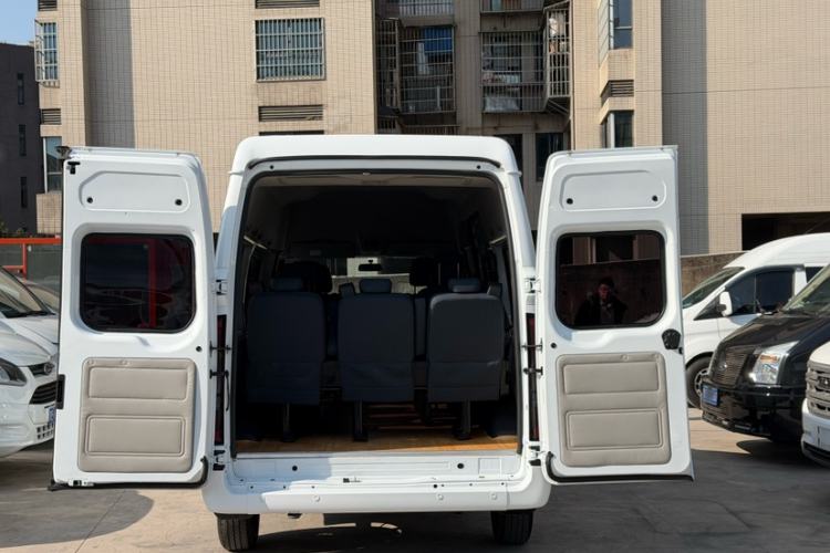Used JMC Fushun 2023 2.0T Manual Mid-Roof Mid-Height Passenger Version Business-Class 9-Seater (Non-Commercial) Interior 5