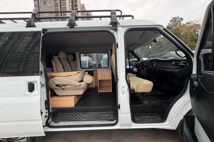 Used JMC Fushun 2023 2.0T Automatic Short-Wheelbase Low-Roof Commercial & Multi-Purpose Passenger Vehicle 6 Seats with Lift-Up Tailgate Interior 6