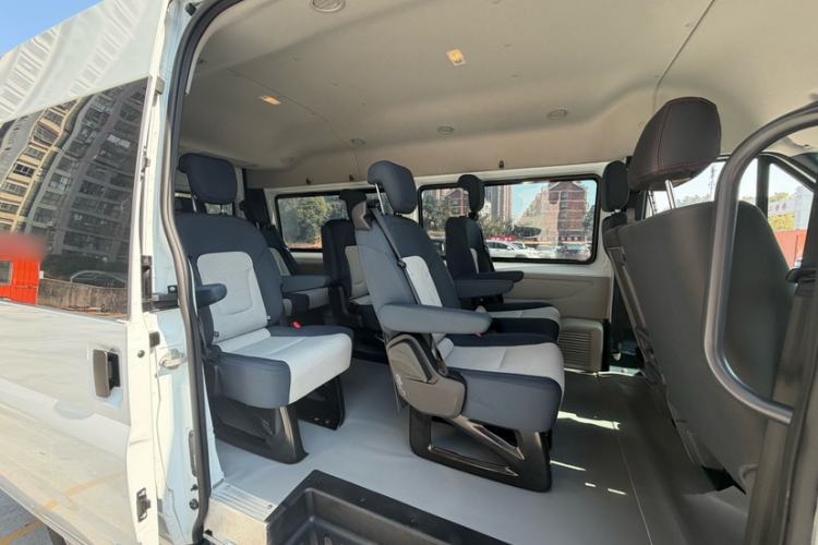 Used JMC Fushun 2023 2.0T Manual Mid-axle Mid-roof Business-Class 9-Seater (Non-Commercial) Interior 7